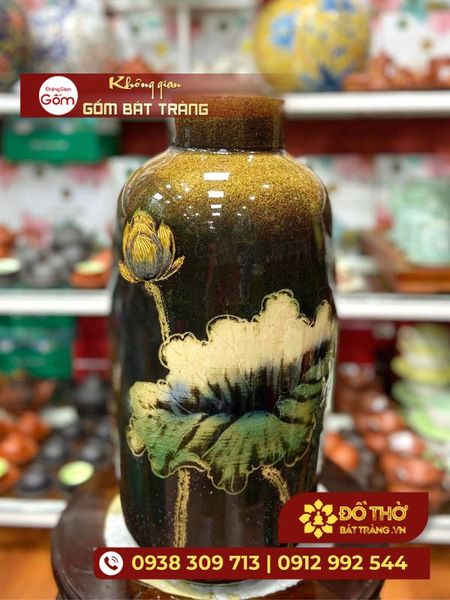 Trang trí cành mận rừng cắm bình tươi lâu trong suốt dịp Tết