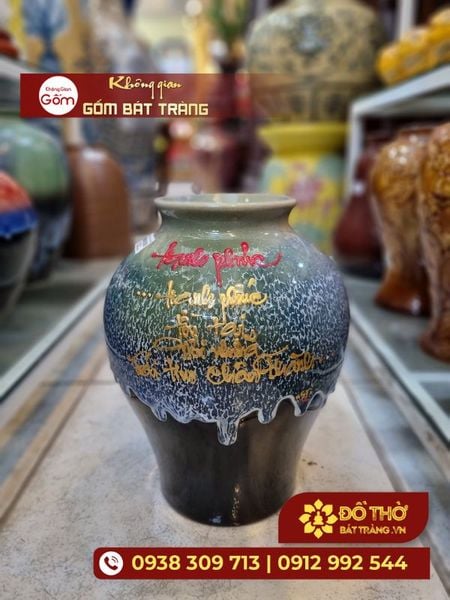 Cành hoa mận rừng cắm bình độc lạ thú chơi Tết của người Hà Thành