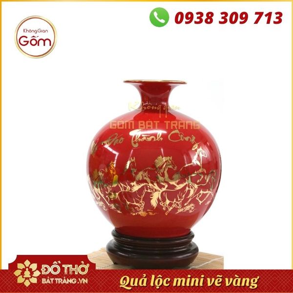 Bình hút tài lộc màu đỏ gốm Bát Tràng nâng tầm không gian sống