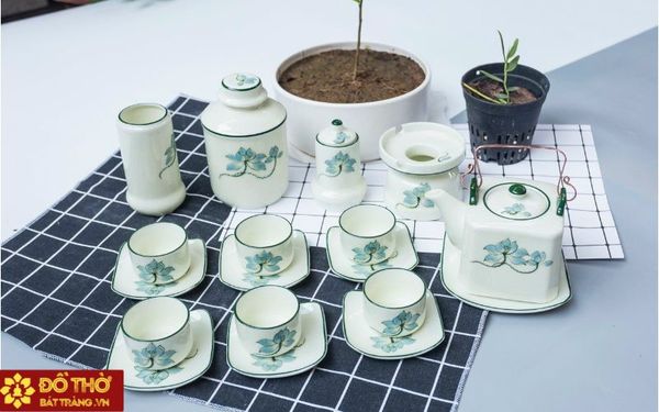 Bộ ấm chén quà tặng tân gia – Bộ ấm chén phù hợp dành tặng những ai?