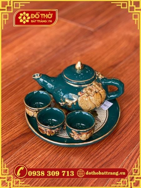 Ý nghĩa của bộ ấm chén thờ cúng không thể thiếu trên bàn thờ gia tiên