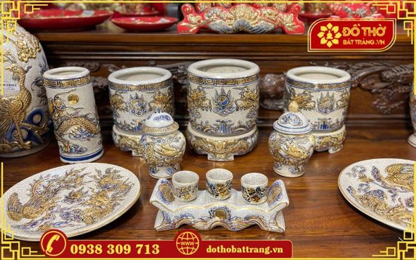 Cách bài trí bàn thờ gia tiên đơn giản mà trang trọng