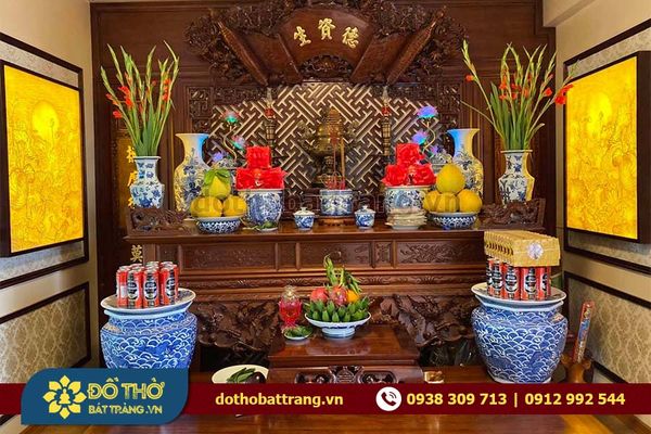 Có Nên Đặt Bàn Bàn Thờ Chính Diện Cửa Ra Vào Không?