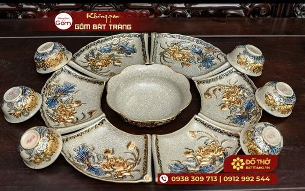 Bộ bát đĩa Bát Tràng thắp hương – sự lựa chọn cho mâm cơm cúng