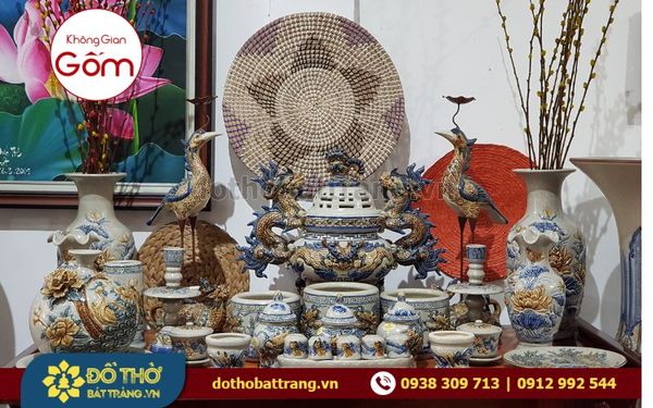 Đồ thờ bằng đồng khảm tam khí có tốt hơn đồ thờ bằng gốm sứ