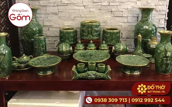 Nên dùng đồ đồng thờ cúng hay đồ thờ gốm sứ tốt hơn