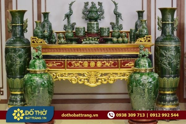 Choé thờ gốm sứ Bát Tràng là gì? Bài trí choé thờ ra sao?