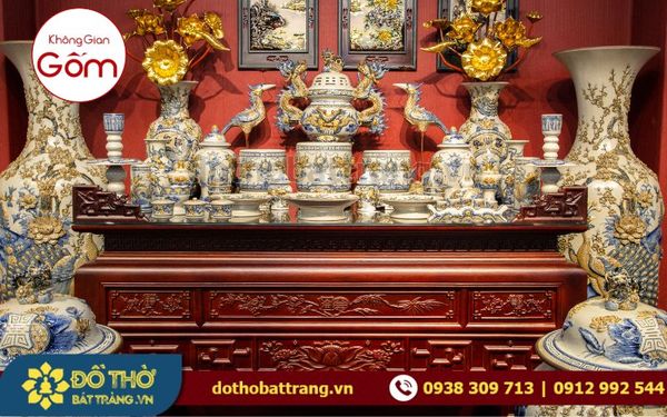 Nên dùng đồ đồng thờ cúng hay đồ thờ gốm sứ tốt hơn