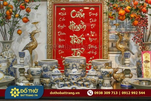 Choé thờ gốm sứ Bát Tràng là gì? Bài trí choé thờ ra sao?