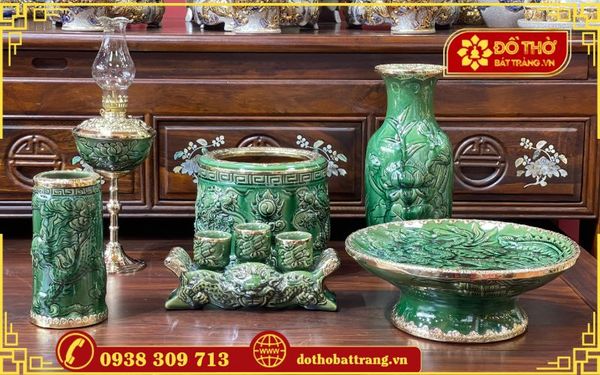 Chọn đồ thờ gốm sứ Bát Tràng cho gia chủ mệnh Mộc