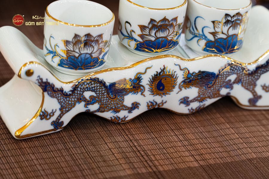 Bộ Kỷ Ngai 3 Chén Thờ Men Lam Vẽ Vàng Họa Tiết Rồng