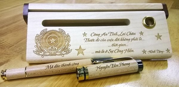 Sản xuất bút bi, bút khuyến mãi, bút in logo quà tặng đại hội đảng