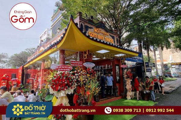 Cách cắm cành hoa mận tươi lâu trong suốt mùa Tết