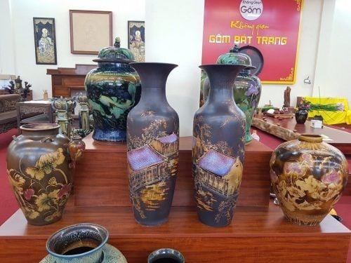 Cách bố trí lục bình trên bàn thờ tổ tiên như thế nào?