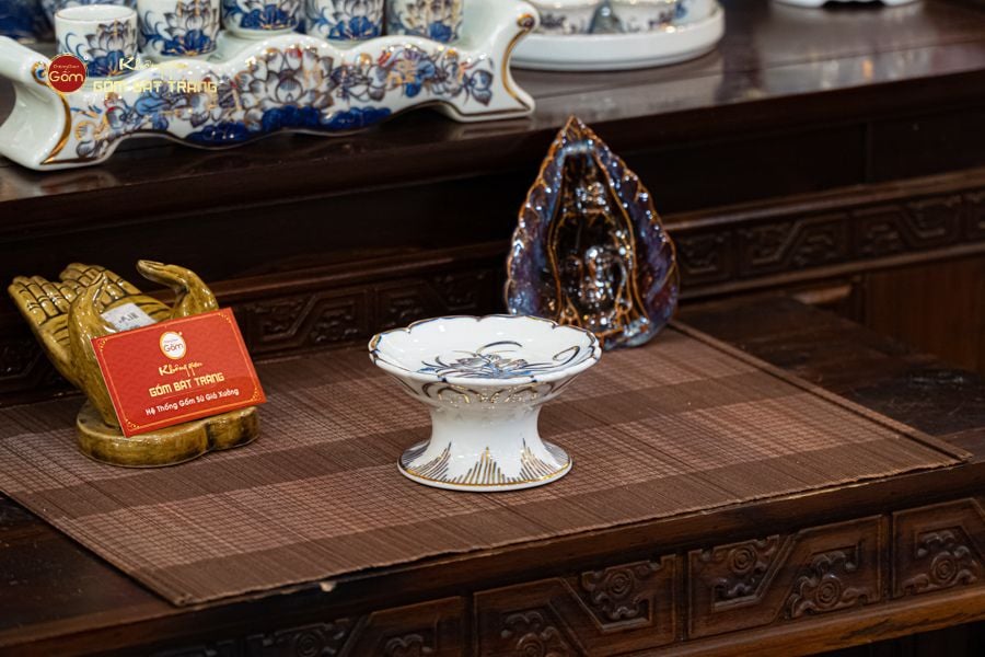 Chân Nến Thờ Men Lam Vẽ Vàng Họa Tiết Hoa Sen