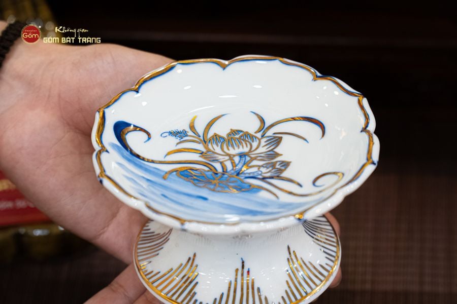 Chân Nến Thờ Men Lam Vẽ Vàng Họa Tiết Hoa Sen