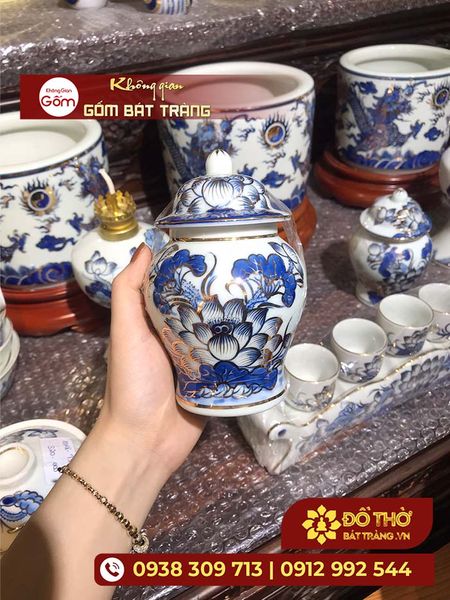 Tìm hiểu ý nghĩa của 3 chóe trên bàn thờ bạn nên biết