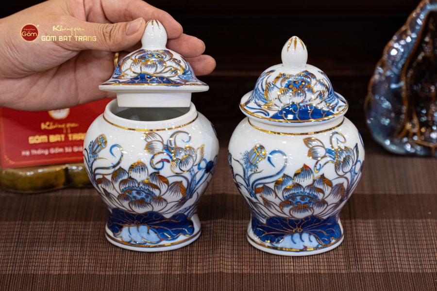 Chóe Thờ Men Lam Vẽ Vàng Họa Tiết Hoa Sen