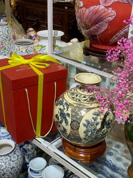 Tặng quà mừng tân gia nhà mới nên mua gì?
