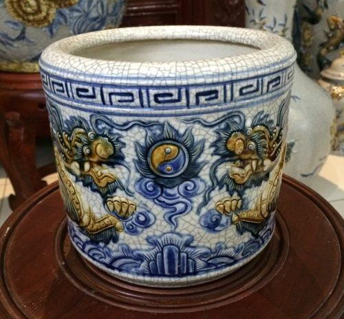 Khi về nhà mới, nên mua bát hương mới hay dùng bát hương cũ