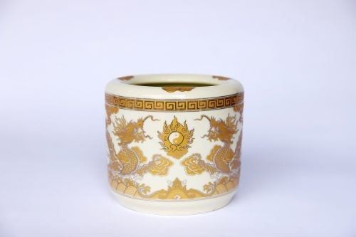 Khi về nhà mới, nên mua bát hương mới hay dùng bát hương cũ
