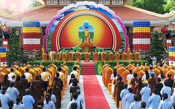 Những việc nên làm trong ngày Phật Đản Sanh