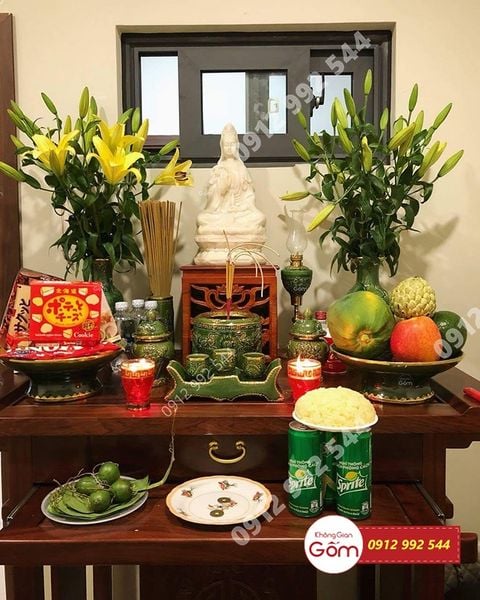 Đèn dầu trang trí bàn thờ gia tiên mua ở đâu, giá bán bao nhiêu tiền?