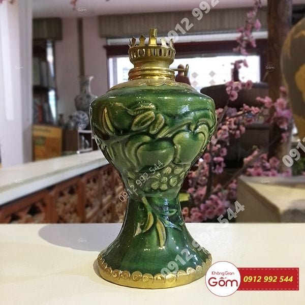 Đèn dầu trang trí bàn thờ gia tiên mua ở đâu, giá bán bao nhiêu tiền?