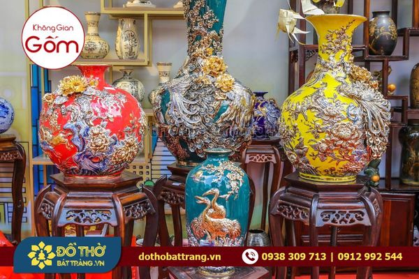 Mẫu cắm hoa bình gốm sứ dáng cao ưa chuộng mùa Tết