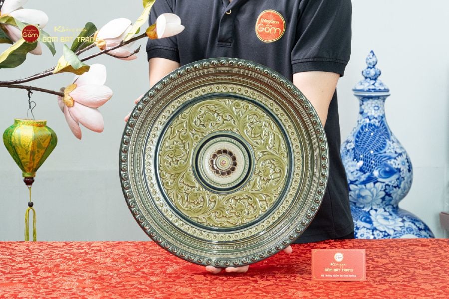 Đĩa Trưng Bày Đắp Nổi Vẽ Màu Hoa Dây