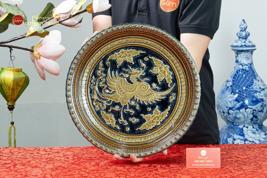 Đĩa Trưng Bày Khắc Nổi Nền Xanh Phượng Hoàng Tung Cánh