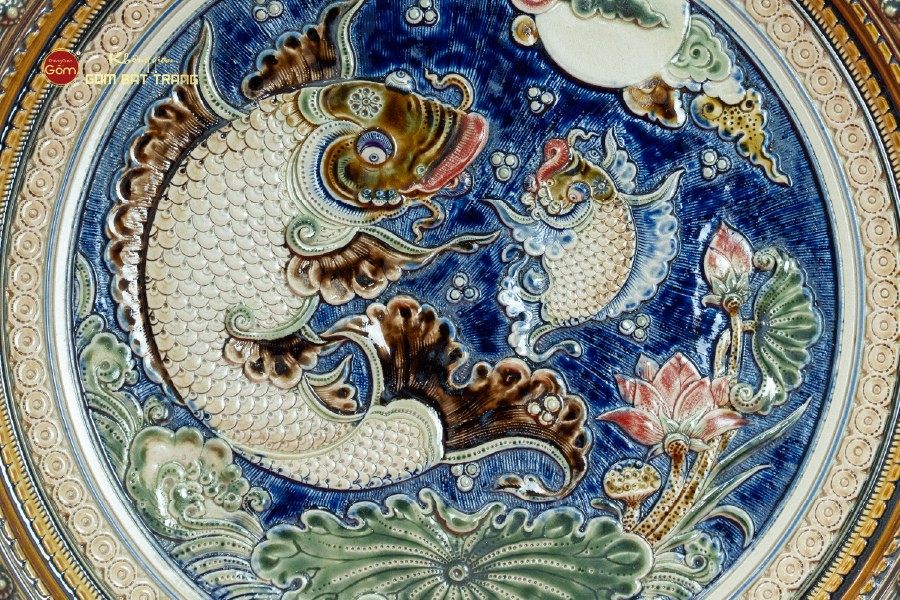 Đĩa Trưng Bày Khắc Nổi Vẽ Màu Cá Chép Ánh Trăng