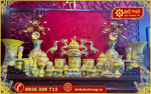 Mua đồ thờ gốm sứ Bát Tràng cho gia chủ mệnh Kim