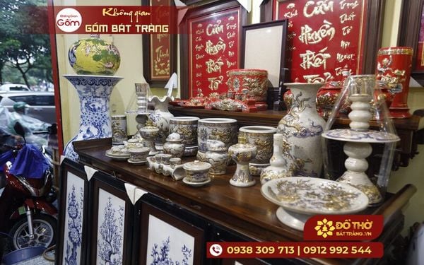 Đồ thờ gốm sứ Bát Tràng tinh xảo, sang trọng