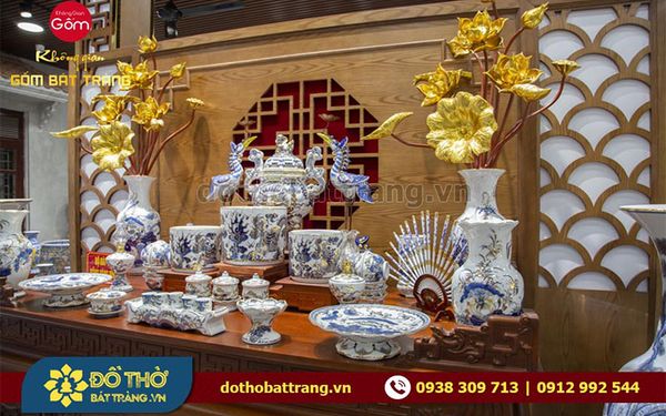Hướng dẫn cách chọn đồ thờ gia tiên – Cách thay thế bộ đồ thờ mới
