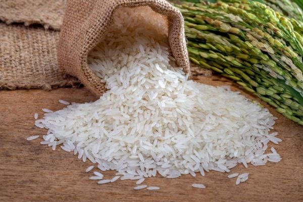 Choé thờ gốm sứ Bát Tràng là gì? Bài trí choé thờ ra sao?