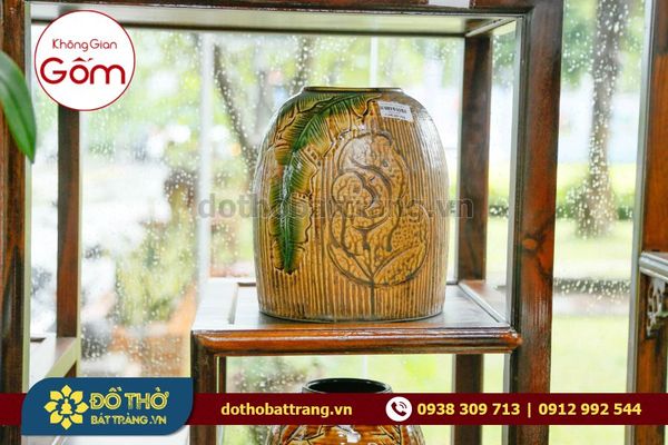 Bình gốm sứ cắm mai đào chưng Tết tuyệt đẹp