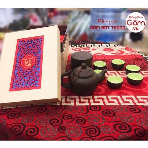 Giá bộ ấm chén bát tràng cao cấp là bao nhiêu tiền ?