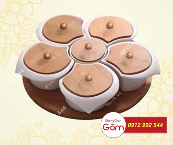 Hộp đựng mứt tết có nhạc mua ở đâu? giá bán bao nhiêu tiền?