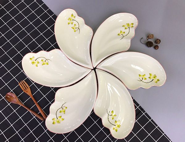 Hộp đựng mứt tết có nhạc mua ở đâu? giá bán bao nhiêu tiền?