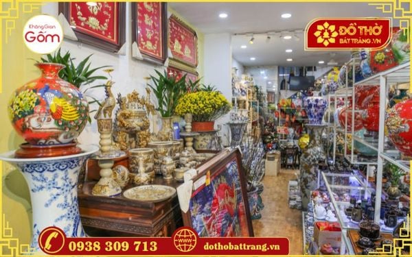 Cách bài trí bàn thờ gia tiên đơn giản mà trang trọng