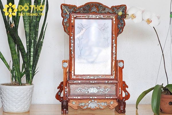 Khung hình thờ bằng gỗ TpHCM – Tại sao nên mua khung hình thờ bằng gỗ?