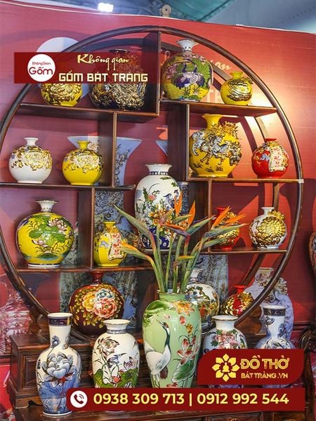Top 5+ mẫu bình hoa trang trí Tết bằng gốm sứ mới lạ và độc đáo nhất