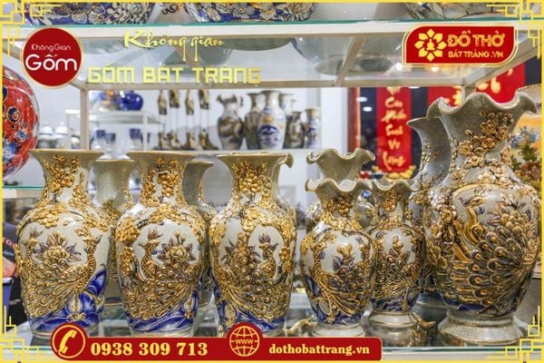 Sắp xếp vị trí lọ hoa gốm sứ cao cấp thắp hương bàn thờ