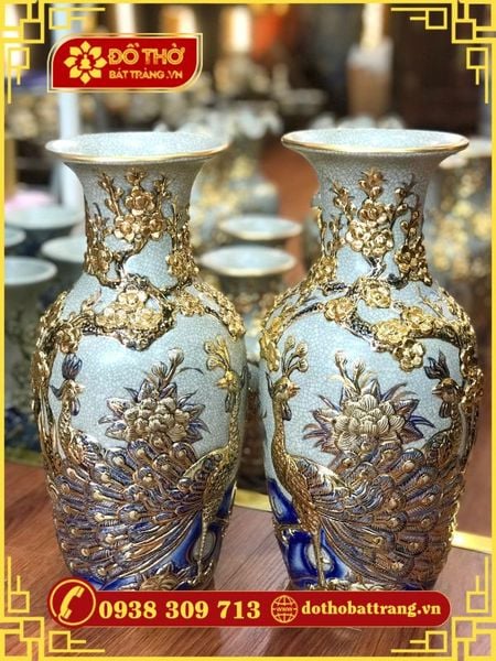 Sắp xếp vị trí lọ hoa gốm sứ cao cấp thắp hương bàn thờ