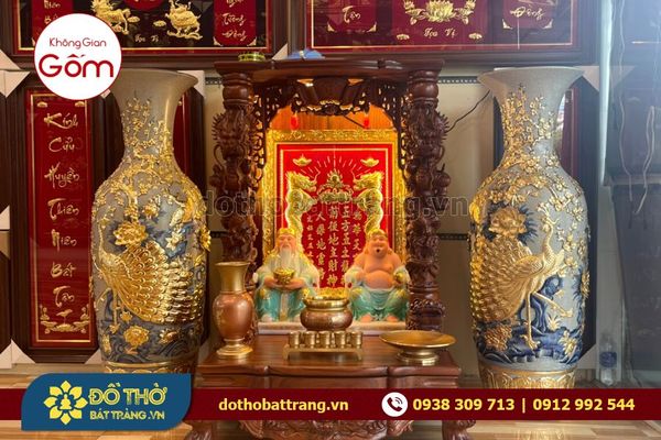 Những tác dụng phong thủy của lộc bình trên bàn thờ và cách sử dụng