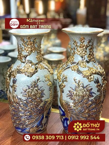 Những tác dụng phong thủy của lộc bình trên bàn thờ và cách sử dụng