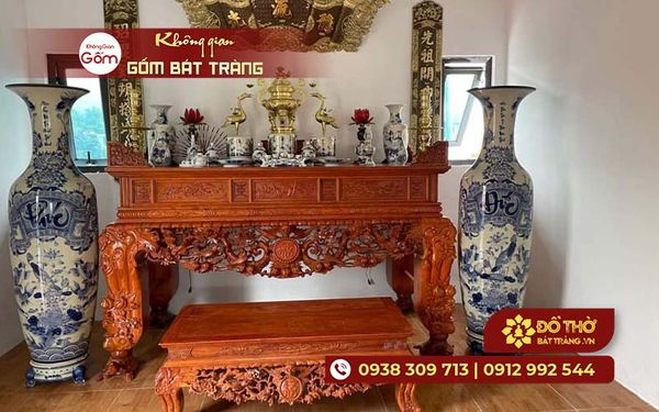 Những tác dụng phong thủy của lộc bình trên bàn thờ và cách sử dụng