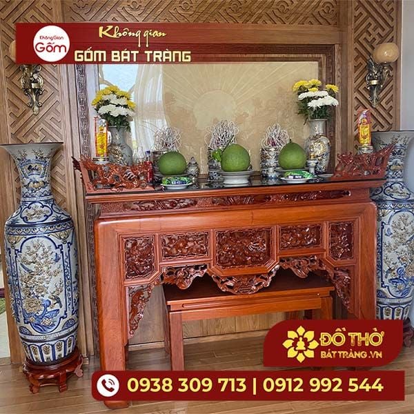 Có Nên Đặt Bàn Bàn Thờ Chính Diện Cửa Ra Vào Không?