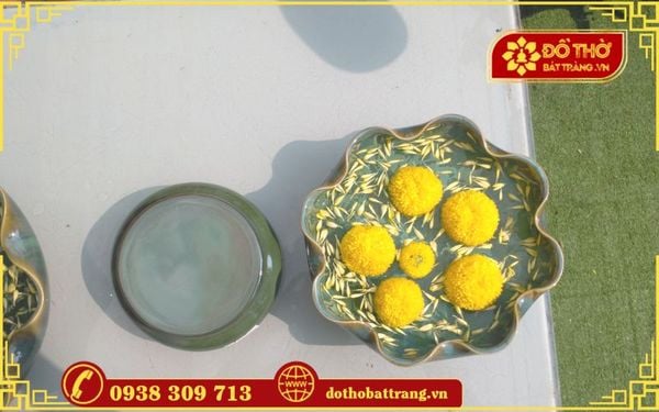 Bát sen thả hoa tắm Phật làm từ gốm sứ Bát Tràng